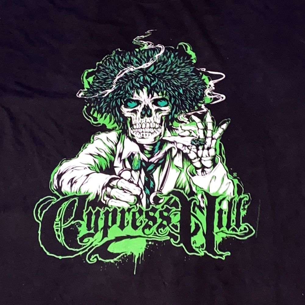 Classic Cypress Hill T-shirt. See measurements. Size XXL.